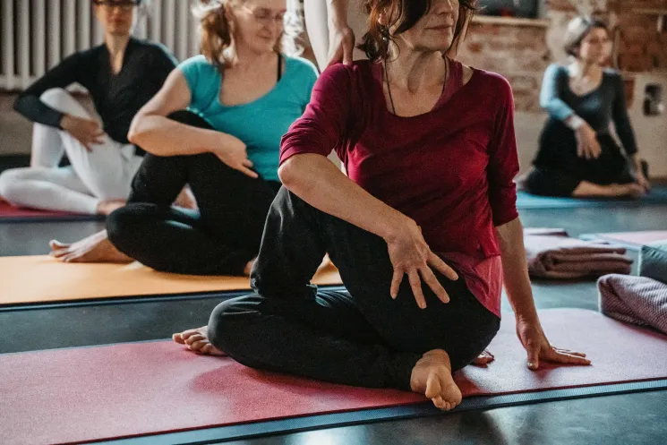 Präventionskurs: Yoga für Anfänger und Wiedereinsteiger mit Verena @ Yoga Vidya Bamberg