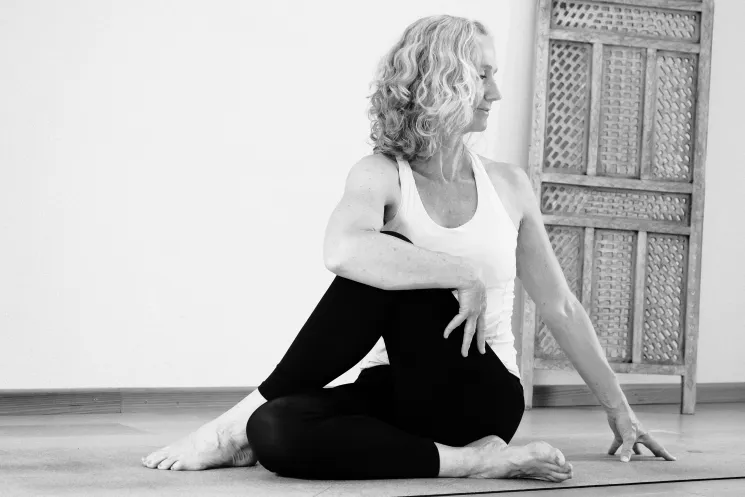 90 Minuten Hatha Yoga Relax Online @ Yogahaus Aachen