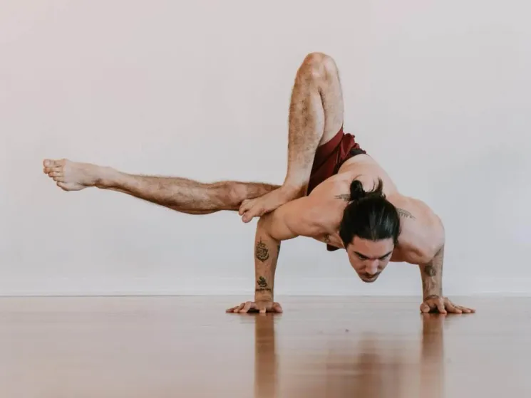 Mit Jivamukti Yoga gemeinsam Verbundenheit erleben – Masterclass / Live aus Sydney mit Dean @ Studio Yogaflow Münster