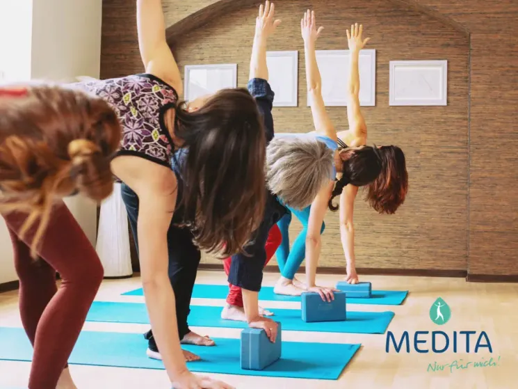 Hatha Yoga (Online) @ MEDITA Dresden - Zentrum für Yoga & Ayurveda