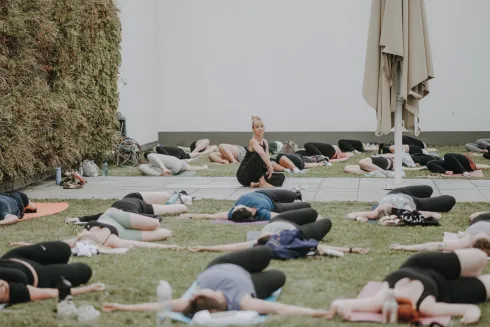 23. Juli: Rooftop YOGA @ Höfe am Brühl @ Studio Barre City