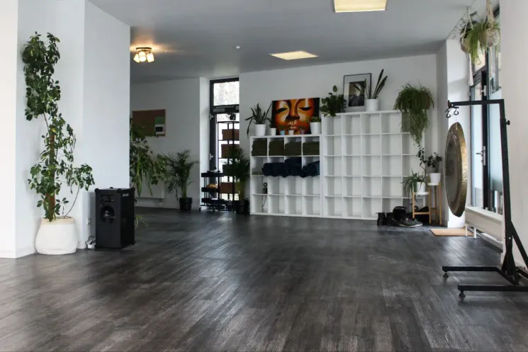 Special: Aroma Yin Yoga & Sound Bath @ Green Yoga Pankow