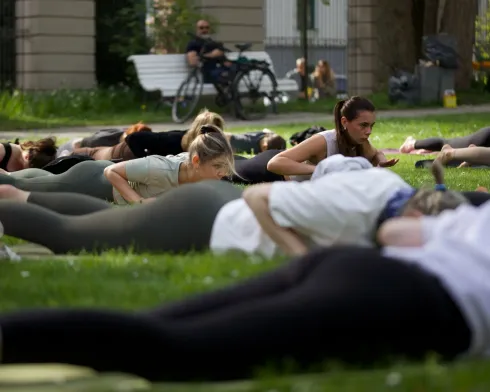 Morning Practice ONLINE (Hofgarten im Sommer) @ LE MOUV Studio