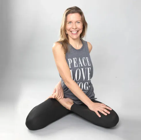 YOGA all Levels with Anne Haferburg @ Annemarie VENUSfrequency