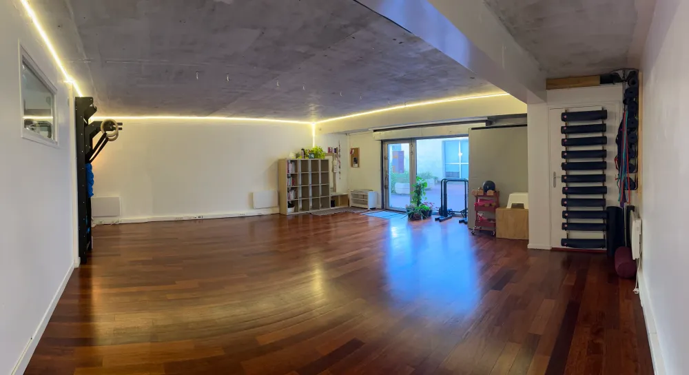 HOLD studio