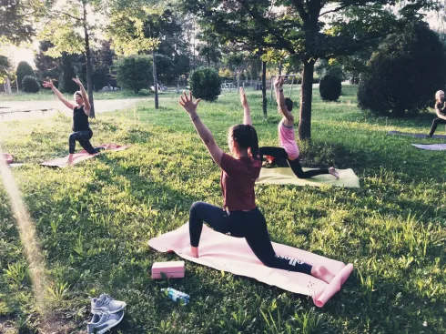 Outdoor Yoga (nur bei Schönwetter) @ SoulfoodYoga Sara Trippolt