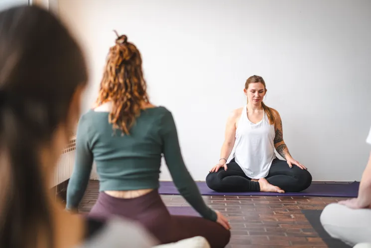 Hips like Honey - Tantra Vinyasa Special (online) @ Studio AKASHA