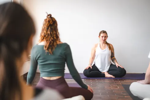 Hips like Honey - Tantra Vinyasa Special (online) @ Studio AKASHA