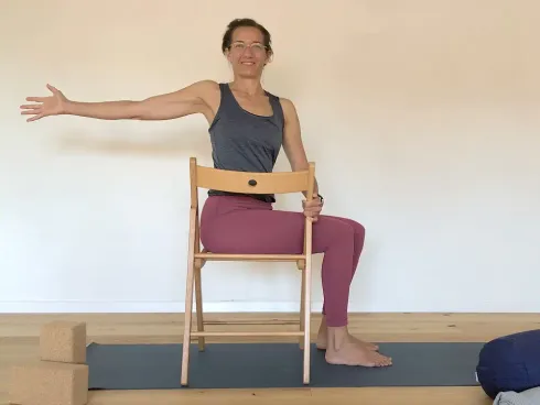 Yoga auf dem Stuhl @ Matanga Yoga