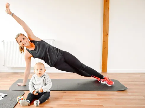 Stay fit & strong für Mamas NUR ONLINE @ Mamafitness Club