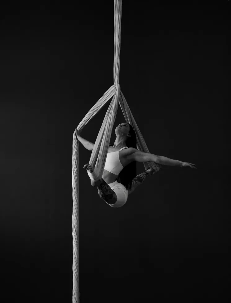 Julia Kirchner - Skyline Splits @ Aerial Silk Vienna