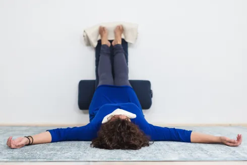 XL Restorative yoga @ Bodhi yoga en mindfulness