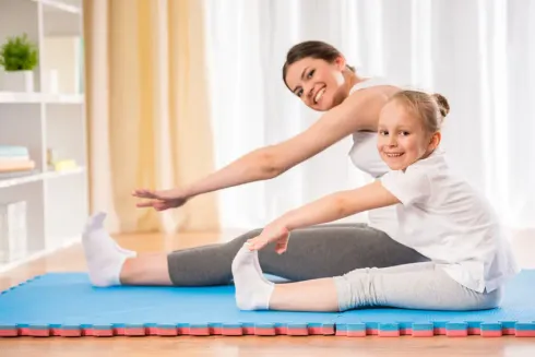 Eltern-Kind-Yoga - Yoga-Spaß für beide! @ Yogalounge Herrenberg