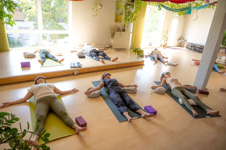Yin Yoga ONLINE @ Yoga Atelier Bonn