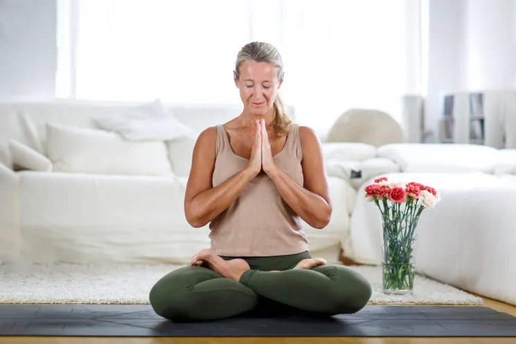 YIN YOGA - 60 Min - Herzöffnerstunde - (Viele weitere Yin Yoga Stunden in den Videos!) @ Veronika's MahaShakti Yoga