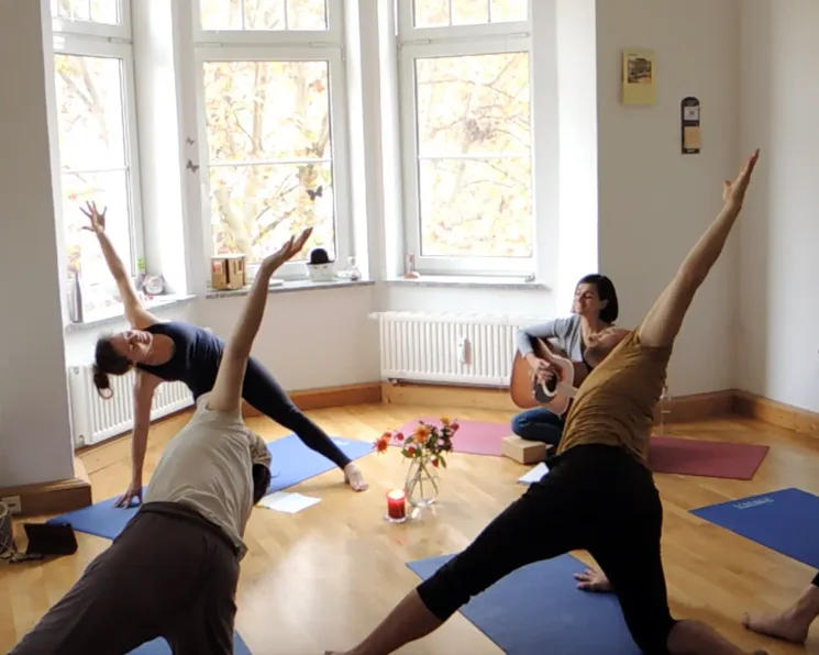 Mantra-Yogastunde mit Melem  @ soyoga - Sonja Riedel