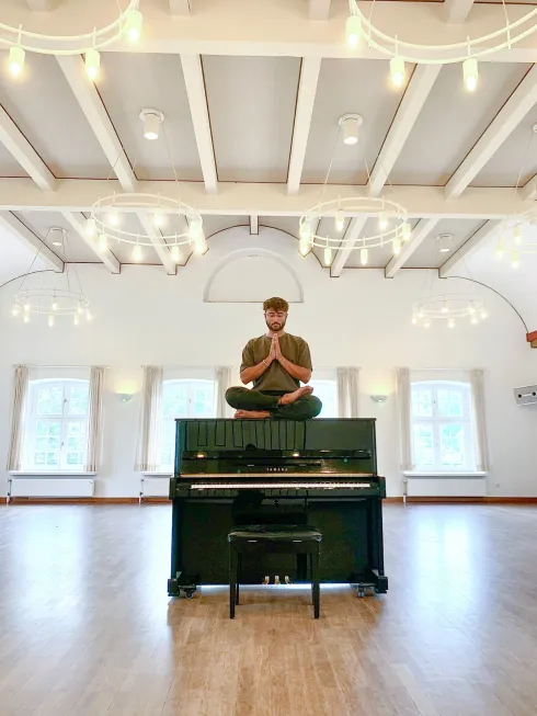 Piano Yin Yoga mit Noah @yogabynoah @ Yoga Bijou - Wildegg