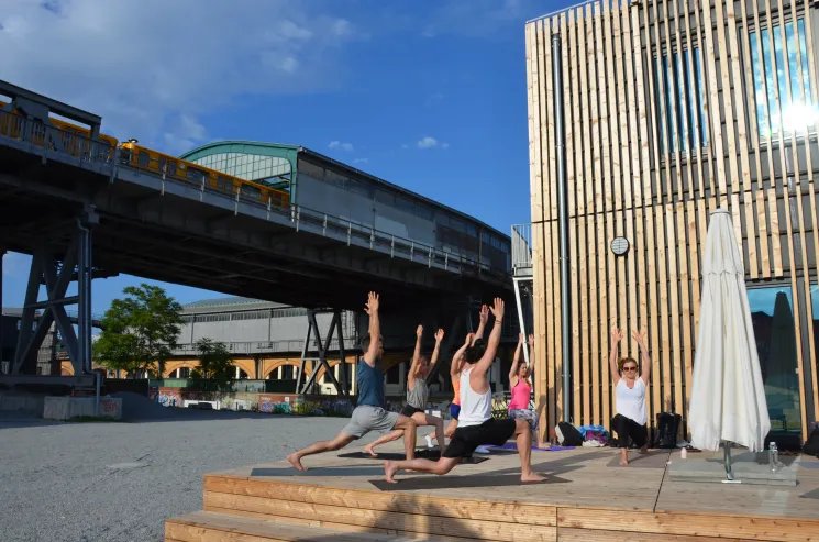 Vinyasa OPEN Volkspark Schöneberg @ Yoga on the Move