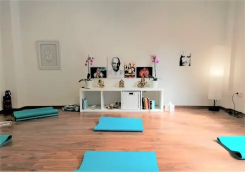 Yoga für Anfänger (online) @ Yoga Vidya Hamm
