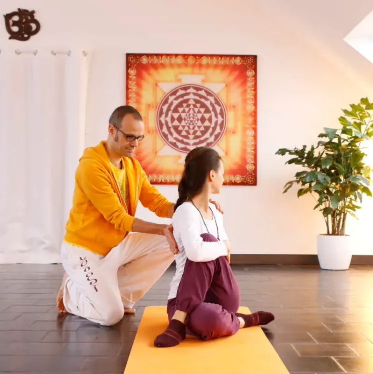 Kurs : Hatha Yoga | Anfänger | Zertifiziert @ Herzraum Yoga Krefeld & Krefeld Läuft