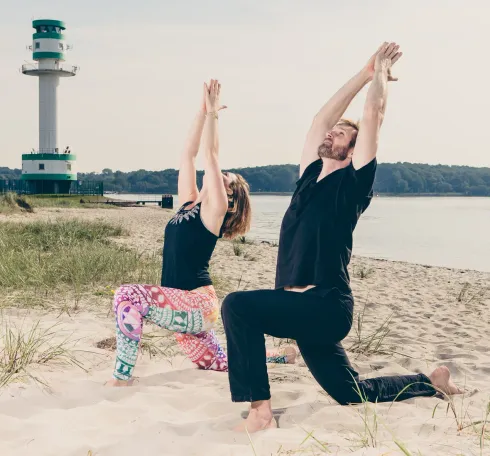 Online-Übertragung: Slow Vinyasa / Rückenyoga @ Yoga-Moment