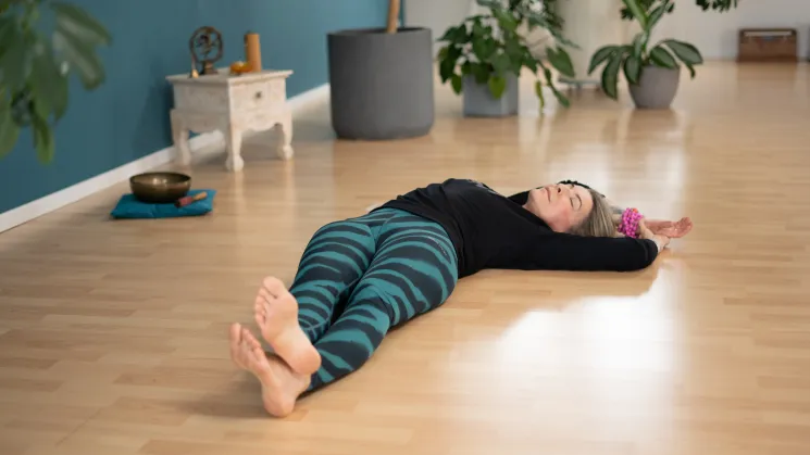 ZOOM Yin Yoga in Balance mit der inneren Körperuhr Do. 20:00-21:30 @ Element Yoga
