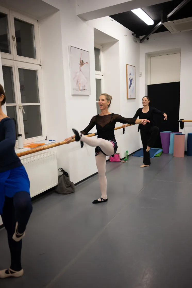 Montag 18:10 | Ballett für Erwachsene mit Liudmila (Fortgeschrittene-Advanced Level ) SAAL 3 @ Ballettschule DANCEWORLD