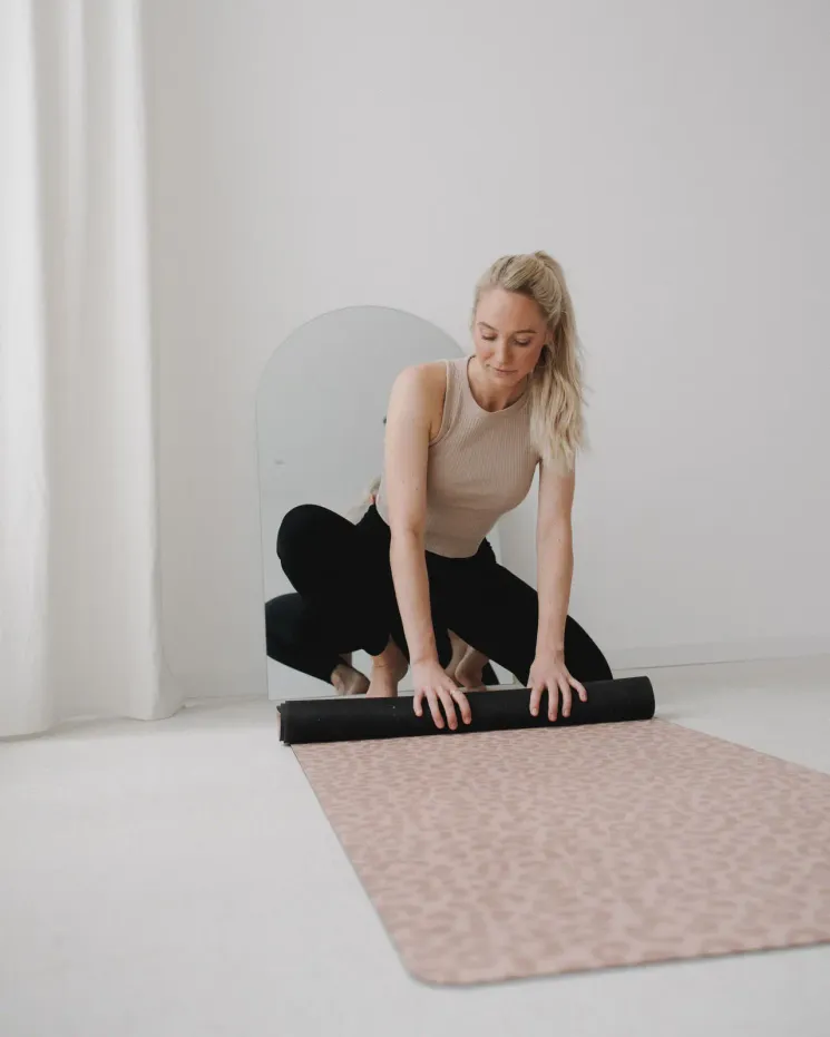Pränatal-Yoga (mit Osteopathin und Physiotherapeutin Inga) @ Tiny Hamburg