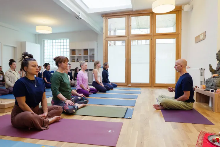 The Art of Meditation with Eric Bennewitz (bei Check-In via USC/Wellpass/Hansefit/Classpass, bitte Top-up-Ticket auf Eversports buchen) @ The Shala Hamburg