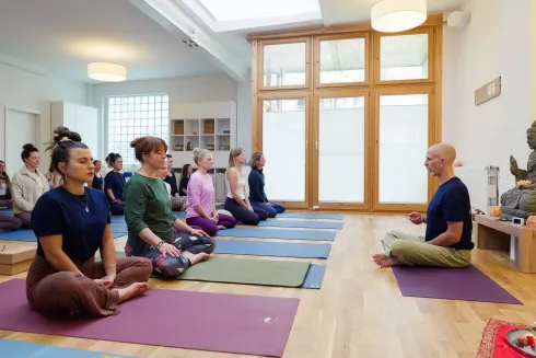 The Art of Meditation with Eric Bennewitz (bei Check-In via USC/Wellpass/Hansefit/Classpass, bitte Top-up-Ticket auf Eversports buchen) @ The Shala Hamburg
