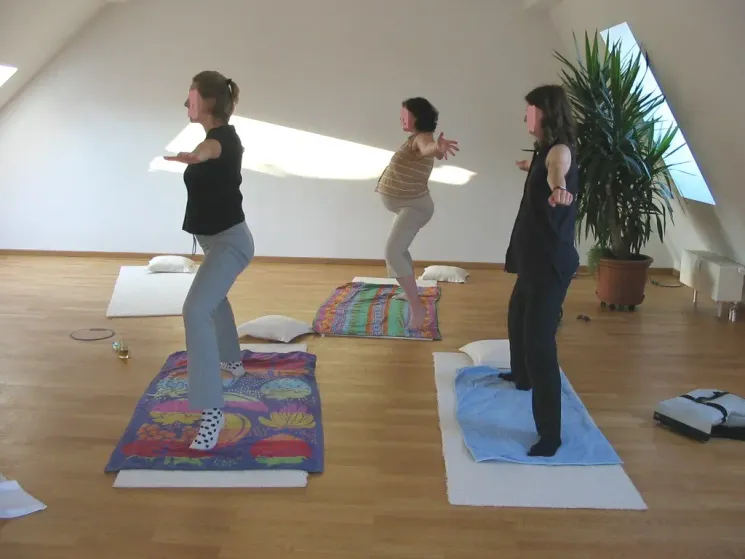 Hatha-Yoga für Schwangere (8 x , kk-zertifiziert) @ B_YOGA _ mobiles Yogastudio