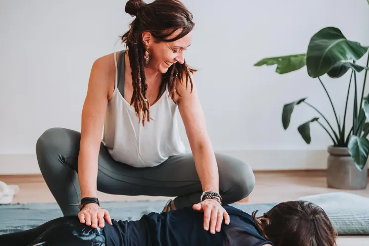 Holistic Yoga & Prävention | Manuela Ballbach @ muktimind yoga & therapy