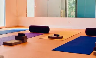 Yogathé by Sandy