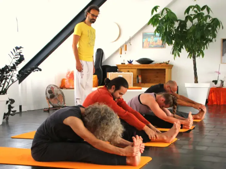 Präventionskurs: Yoga | 8 Wochen | Zertifiziert @ Herzraum Yoga Krefeld & Krefeld Läuft
