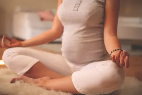 Pränatal-Kurs: Yoga in der Schwangerschaft - Drop In möglich - Online & vor Ort @ The Sanctuary