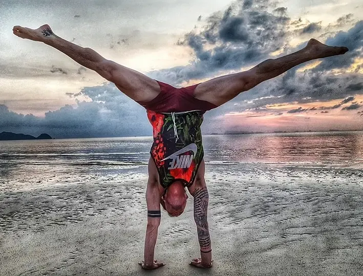 Handstand Workshop @ YogaCollege Feelgoodstudio 1150 " Heat / Tejas "