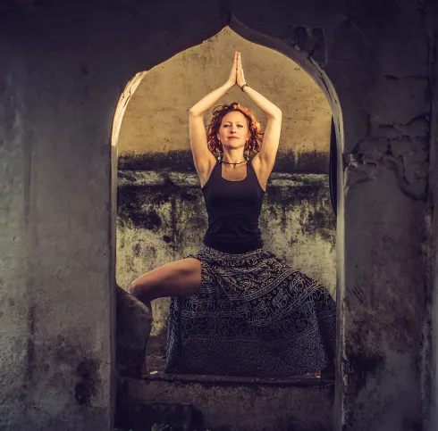 ONLINE - Gentle Yoga Flow mit Meditation (Abo) English Class @ PERFORM