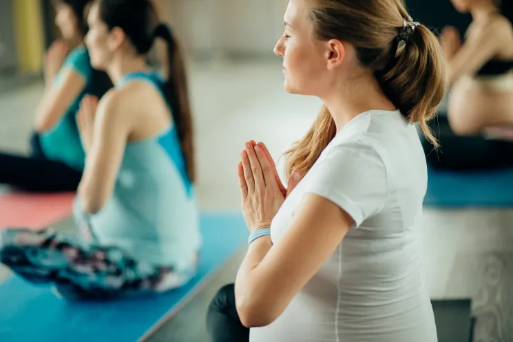 Yoga für Schwangere - Online Übertragung @ Yogalounge Herrenberg