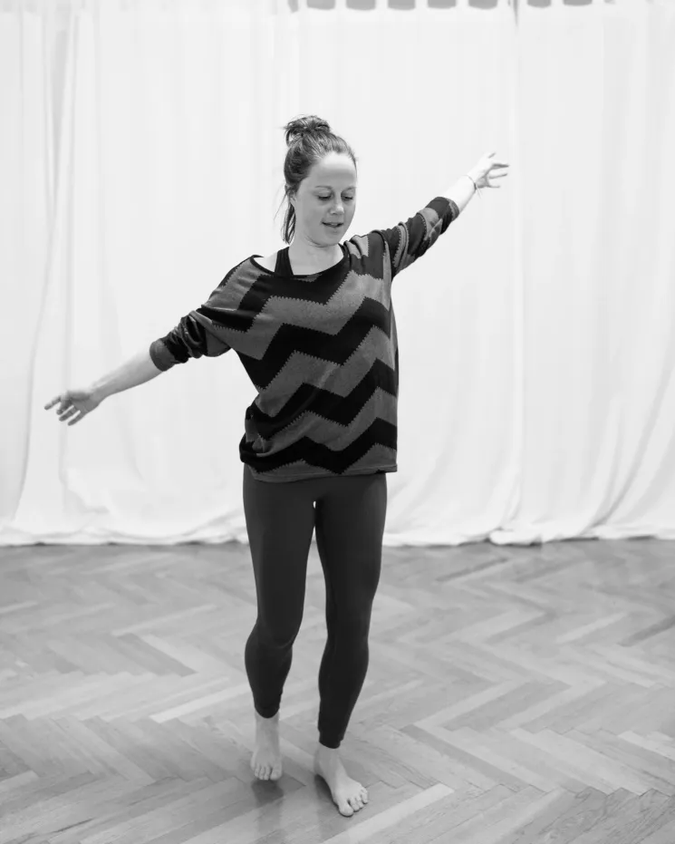 BODY WISDOM ( mit der Weisheit deines Körpers verbinden ) w/ Ursi @ STUDIO MOND