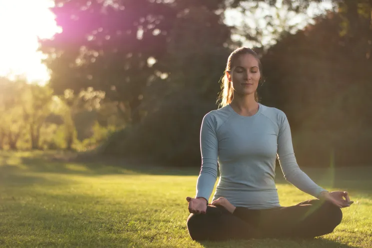 Yoga sanft & Meditation ONLINE @ Yoga Tinka