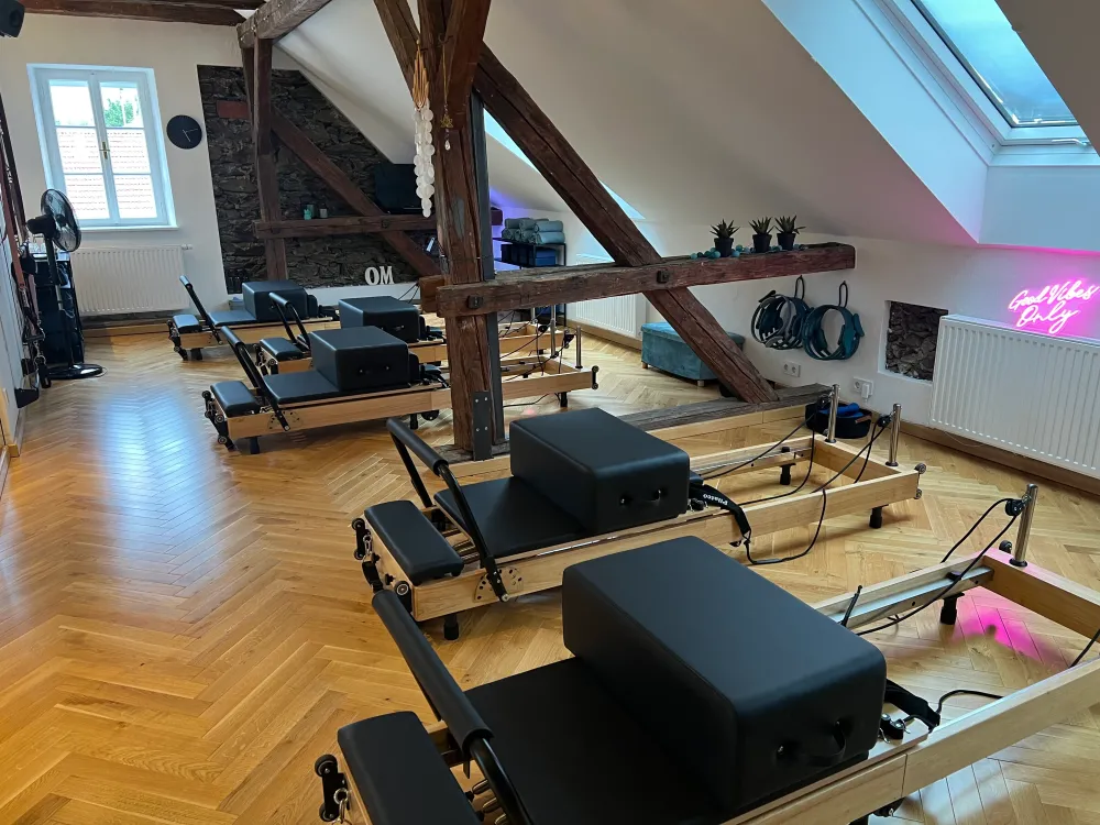 Moves Yoga & more by Claudia Grabner (sportyclouds)