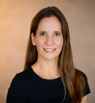 Ivonne F. 