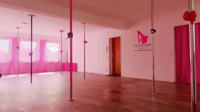 PoleandDancebyJessi