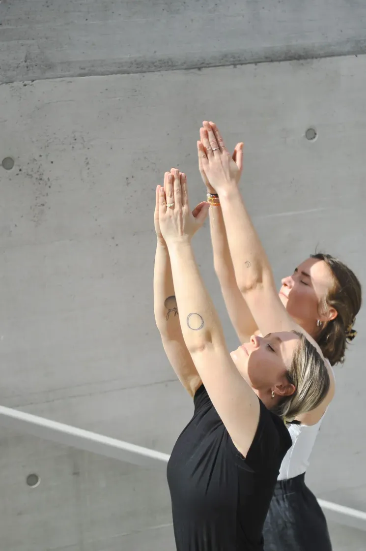 22. Oktober "HEY SELFCARE SUNDAY CLUB" - mit Lena & Lisa @ YOGA LOFT - Holistic Yoga! Holistic You!
