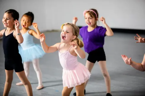 Wirbelwinde kreatives Kindertanzen (3 - 5 Jahre) @ Praxis Vita