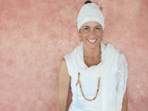 Yogic Practices for Self-Mastery mit Kia Miller | Day Pass THURSDAY @ Lord Vishnus Couch BLG