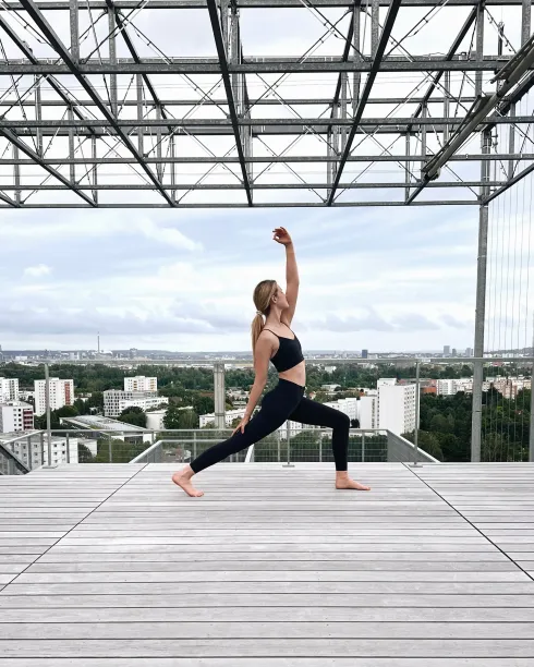 TECHNO YOGA x SOMNIUM // LINZ @ Leni Lindström // Urban & Techno Yoga