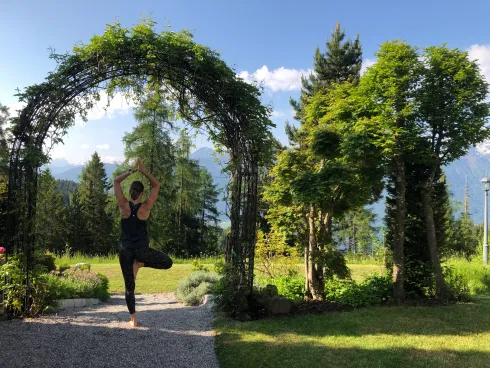 Yoga Special im 5*S Interalpen-Hotel Tyrol und Personal Training @ Brigitte Gnann